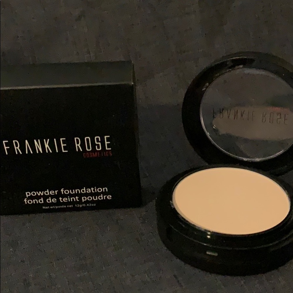 Frankie Rose Powder Foundation New